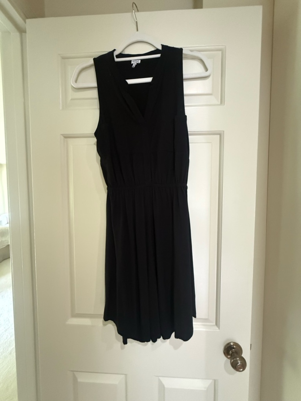 Splendid Black Sleeveless V-Neck Midi Dress